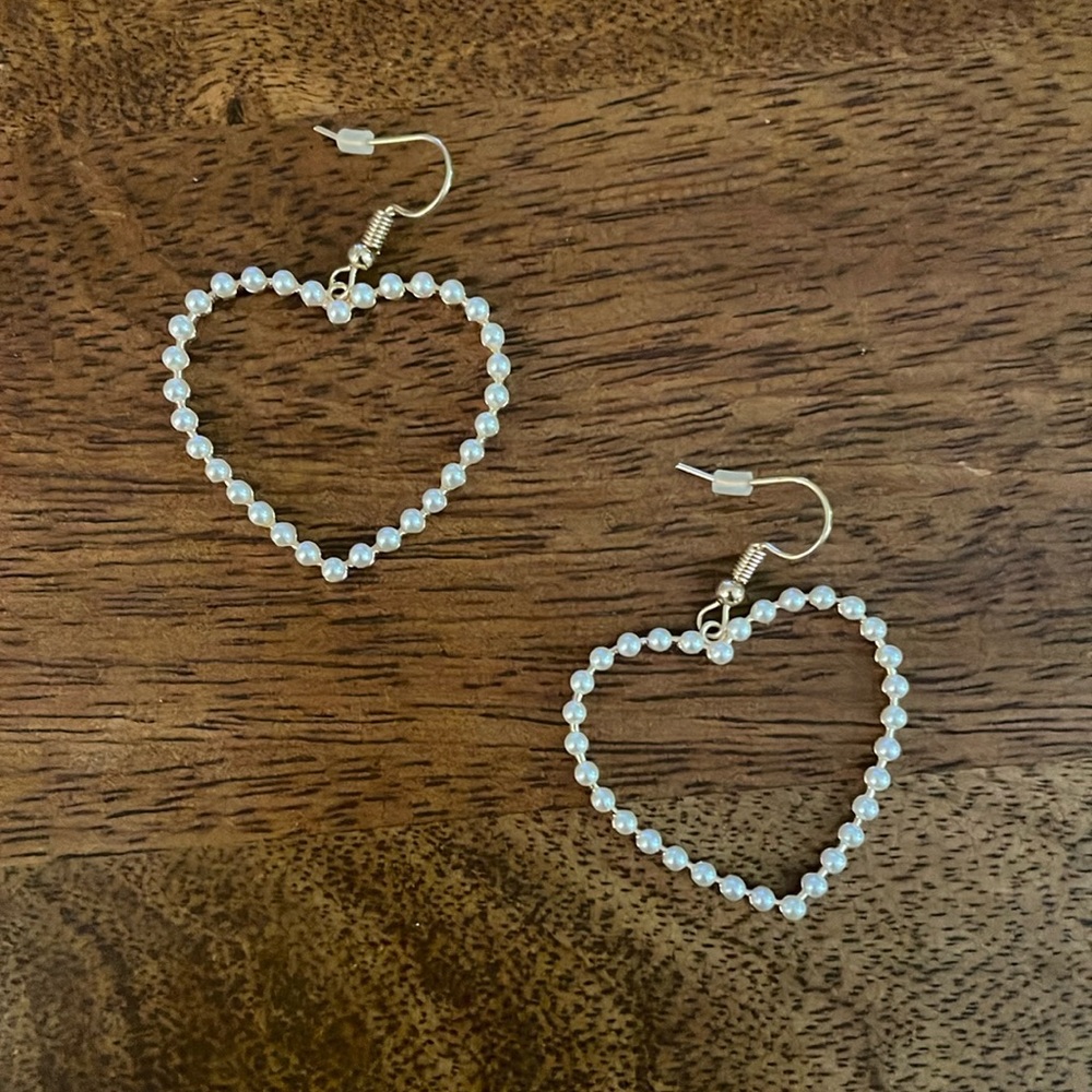 House of Harlow Pearl Heart Earrings